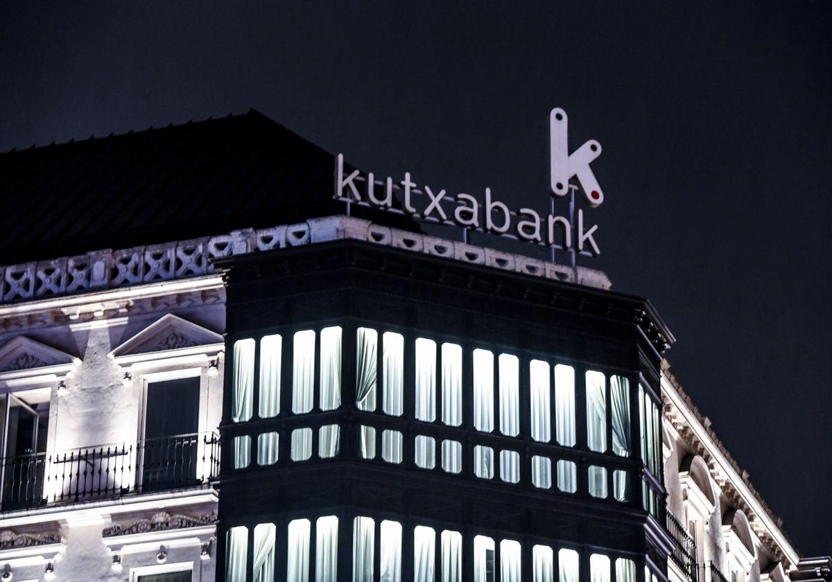 Kutxabank inicia la integración total de Cajasur, que se completará el próximo año