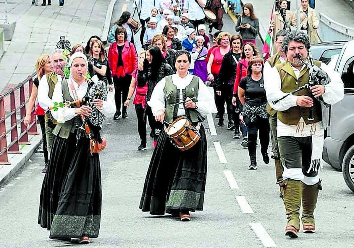 Mayo trae música, teatro, danza y diversos actos organizados por colectivos a Ermua