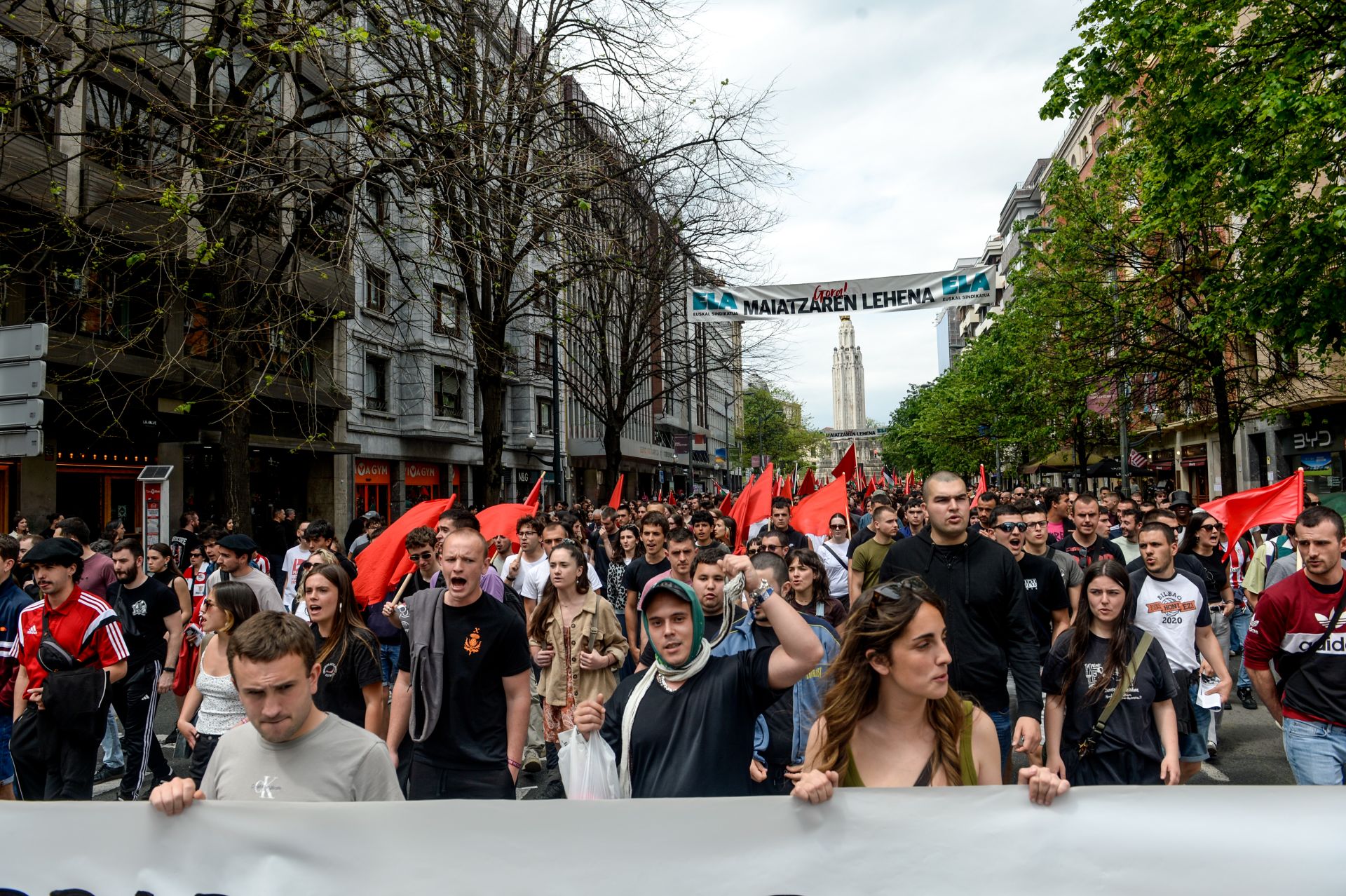 Las imágenes de la multitudinaria movilización de EHKS en Bilbao