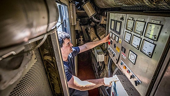 Un motor de barco para dar luz a Aramaio