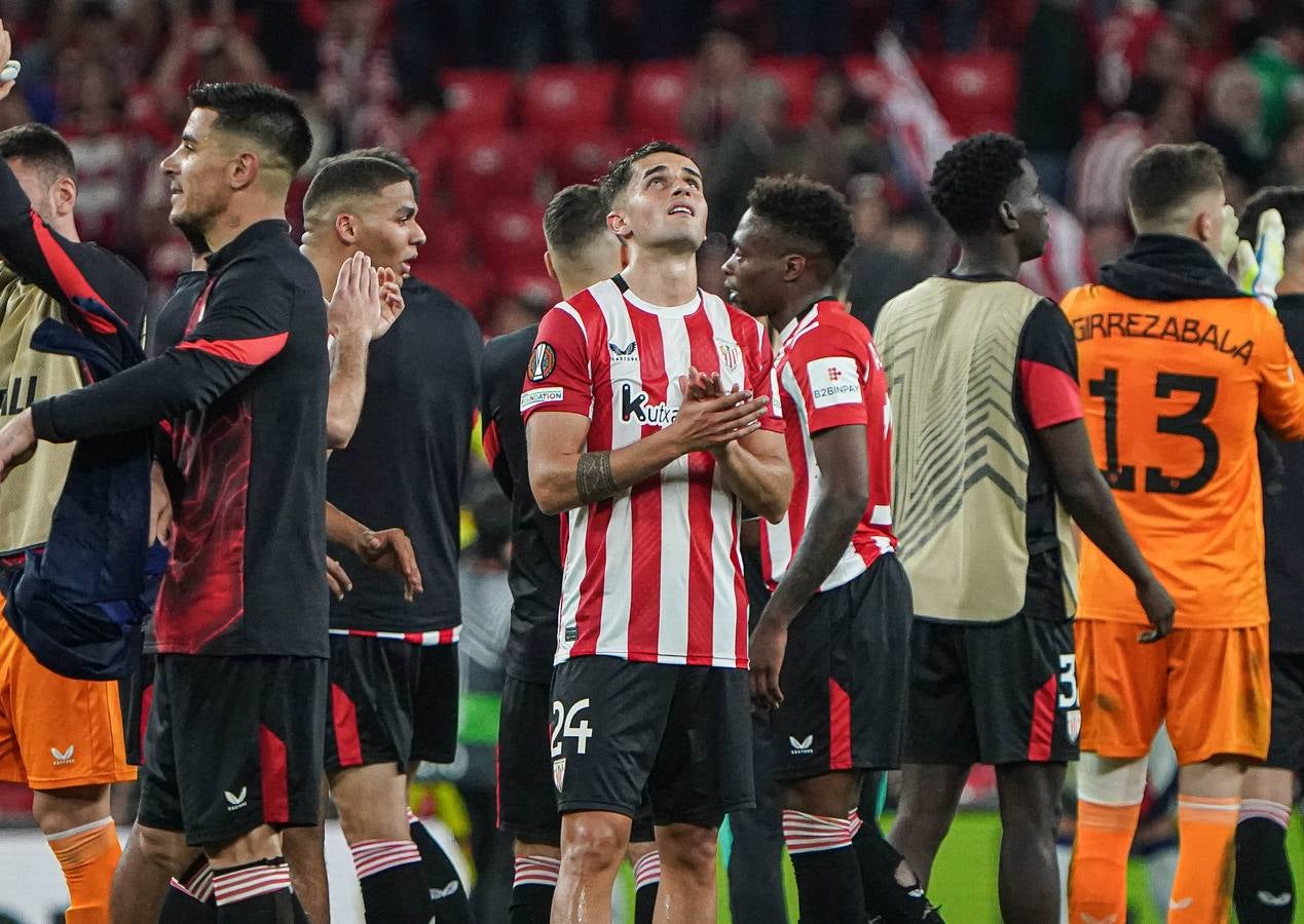 Las imágenes del partido y desolación en la grada