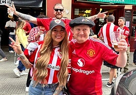 Un matrimonio unido por el Athletic y el Manchester United: «Fui a aprender inglés y me quedé por amor»