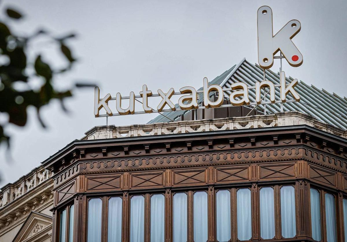 Kutxabank se beneficia de la no aplicación del impuesto a la banca y dispara un 24% su beneficio