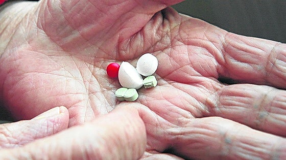 Siete personas al día sufren una reacción adversa a un medicamento en Euskadi