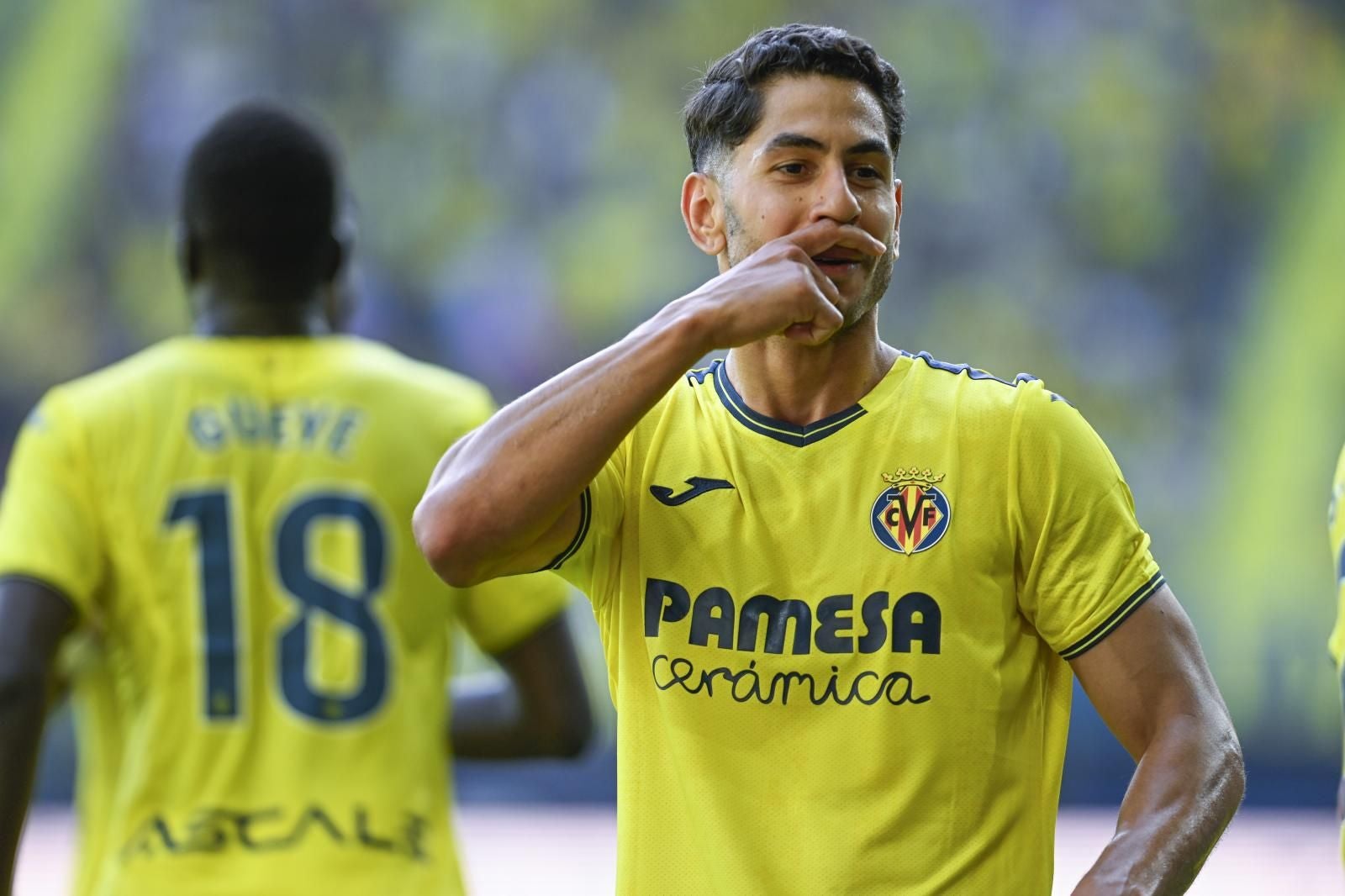 El Villarreal vence a Osasuna y mete presión al Athletic por la cuarta plaza