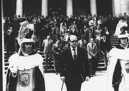 Guevara, como diputado general de Álava, en un acto en 1979.