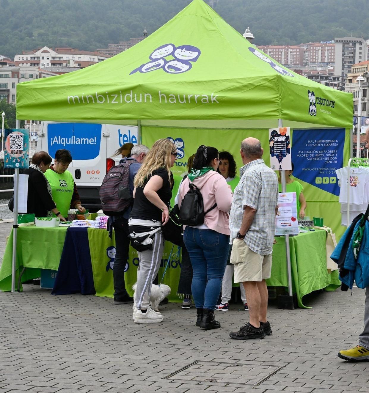 39 comercios y negocios de Lekeitio unen fuerzas para ayudar a los niños con cáncer