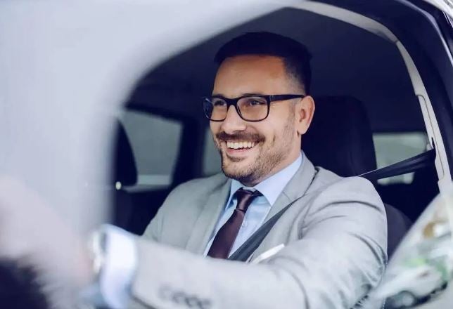 La multa de la DGT por llevar estas gafas al volante