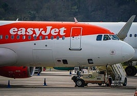 Avión de Easyjet en Loiu.