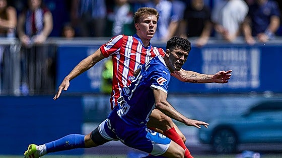 Aleñá vuelve a adueñarse de la banda izquierda del Alavés