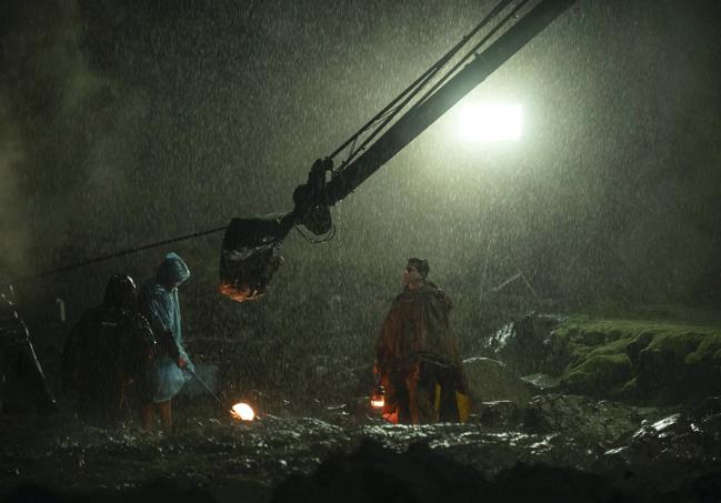 Rodaje de las escenas nocturnas de la tormenta en los decorados de Punta Zorroza.