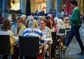 El sector hostelero se mantiene al alza.