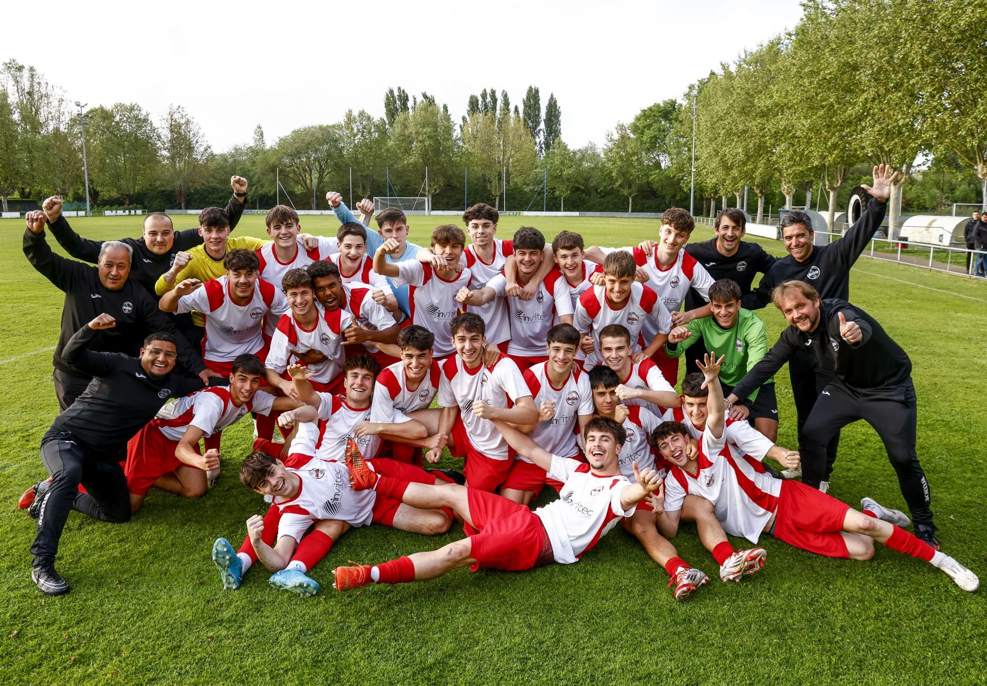 El milagro de la cantera del Betoño: «Son un equipo competitivo que ha estado muy unido y convencido de que era capaz de hacerlo»