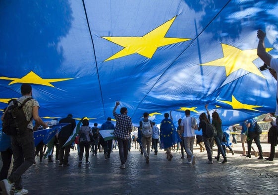 Más de 120 intelectuales vascos impulsan una concentración en defensa de Europa el sábado en Bibao
