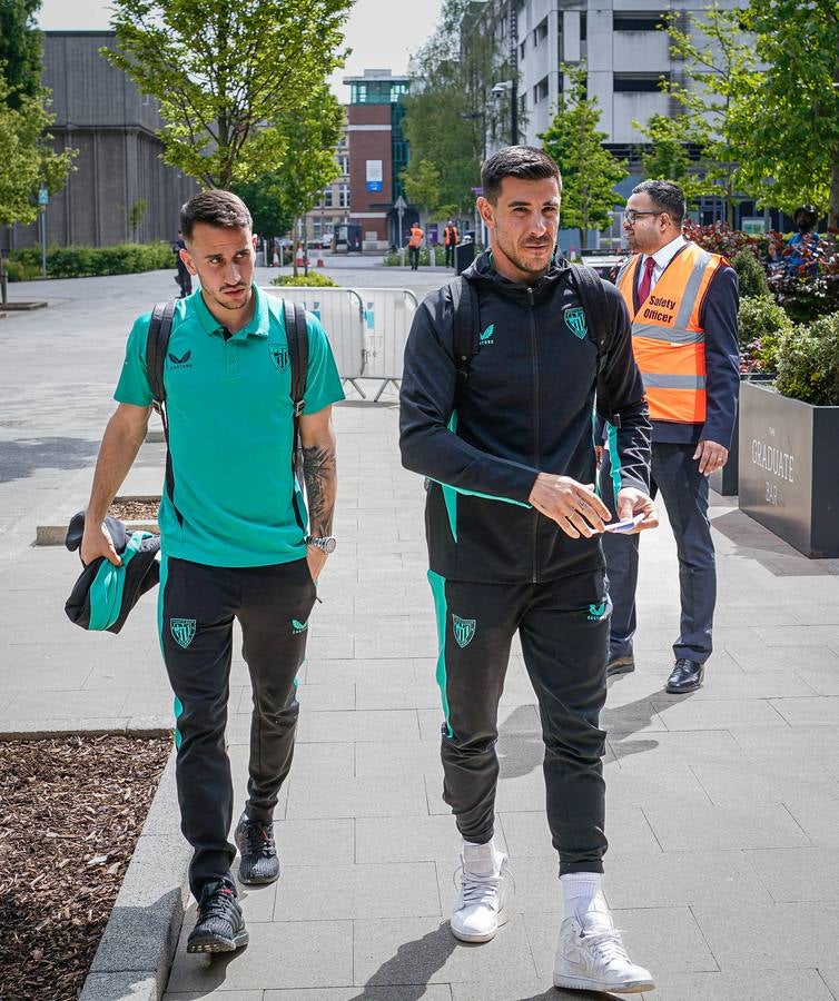 La afición del Athletic comienza a tomar las calles de Manchester