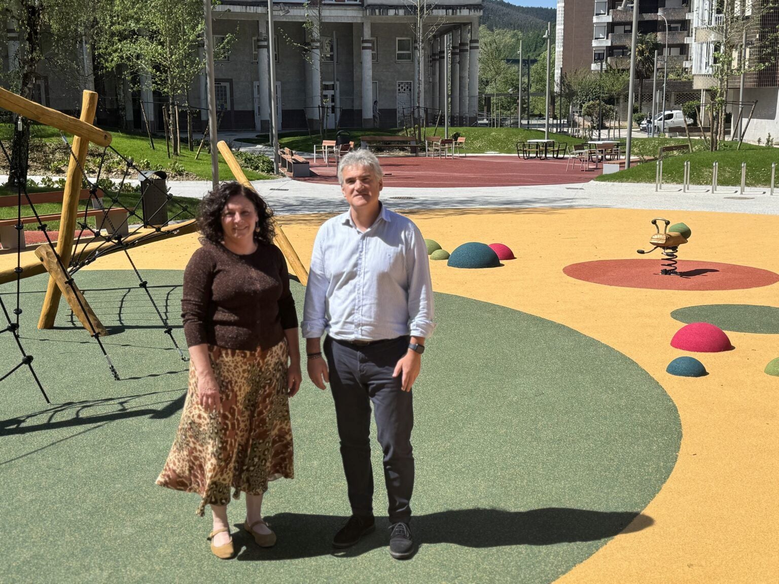 Amorebieta reurbaniza la plaza de Jauregizahar