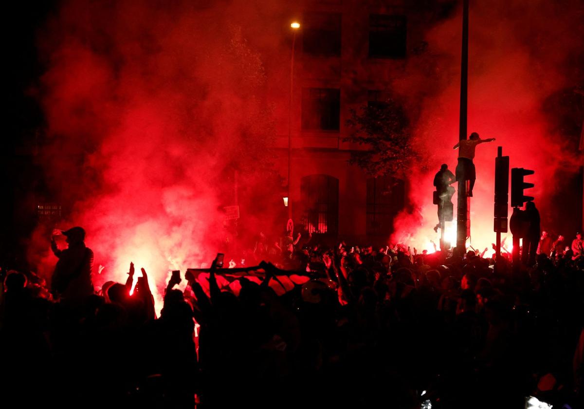 Un coche atropella a varias personas en París durante la celebración de la victoria del PSG