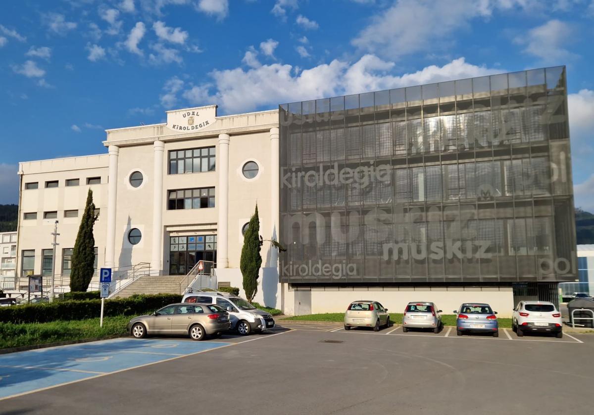Muskiz amplía los horarios del polideportivo