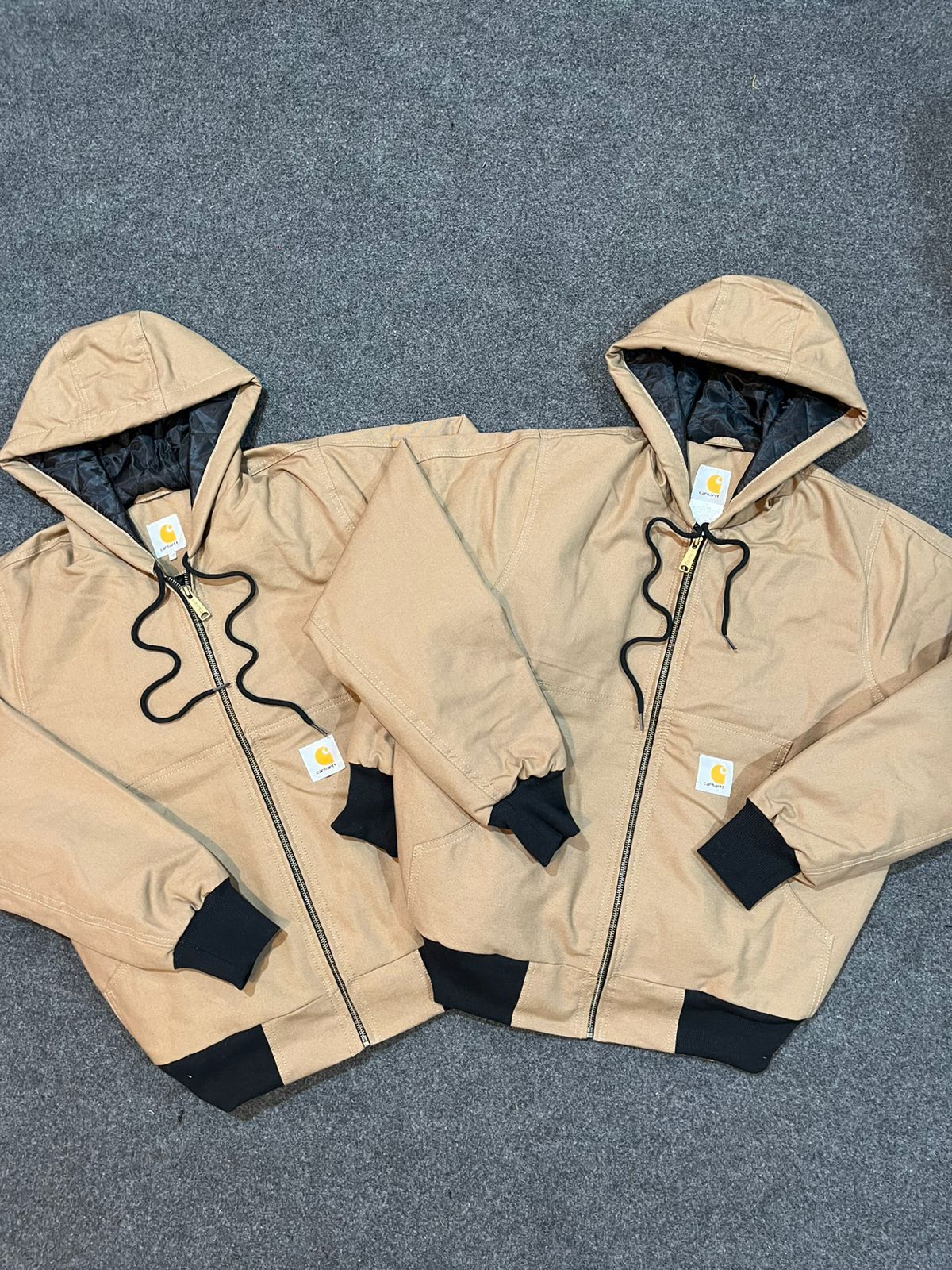 La tienda efímera de Bilbao con ropa de Lacoste, Nike, Adidas, Carhartt o Levi&#039;s a tan solo 9 euros