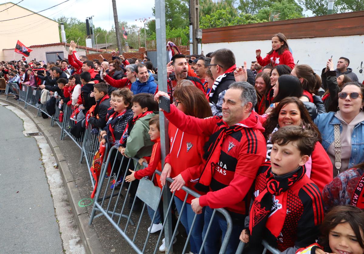 La marea rojilla también jugará el Mirandés-Castellón