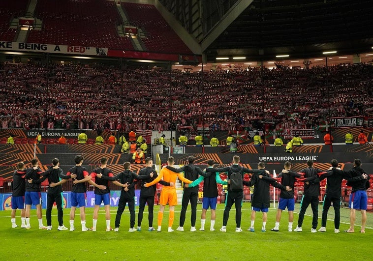 Yo fui uno de los 4.000 «locos» de Old Trafford y lo que viví me puso la piel de gallina