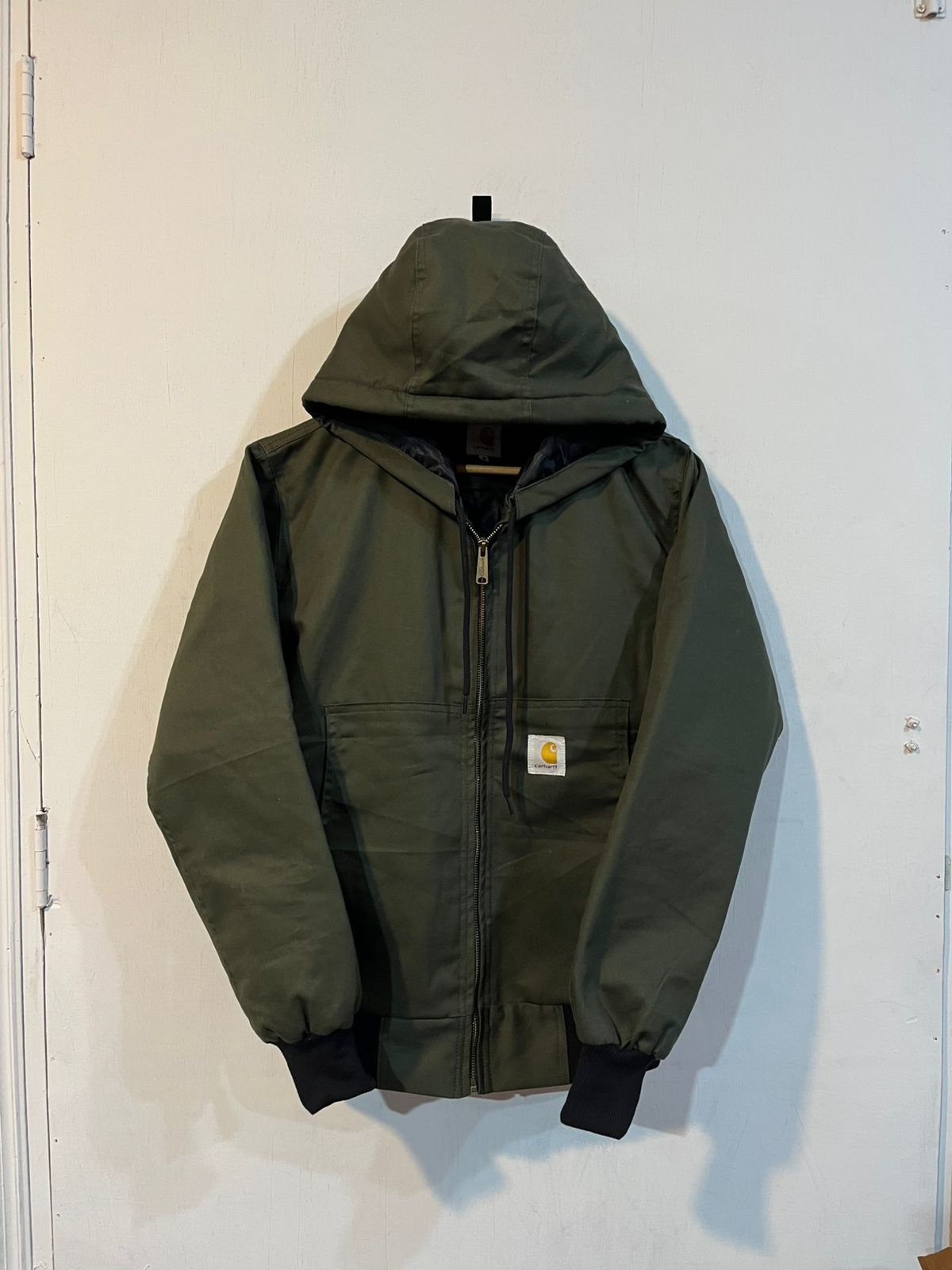 La tienda efímera de Bilbao con ropa de Lacoste, Nike, Adidas, Carhartt o Levi&#039;s a tan solo 9 euros