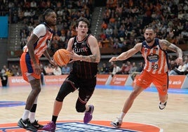 Rubén Domínguez logró, con 35 puntos, el récord anotador del Bilbao Basket en la pista del Coruña.