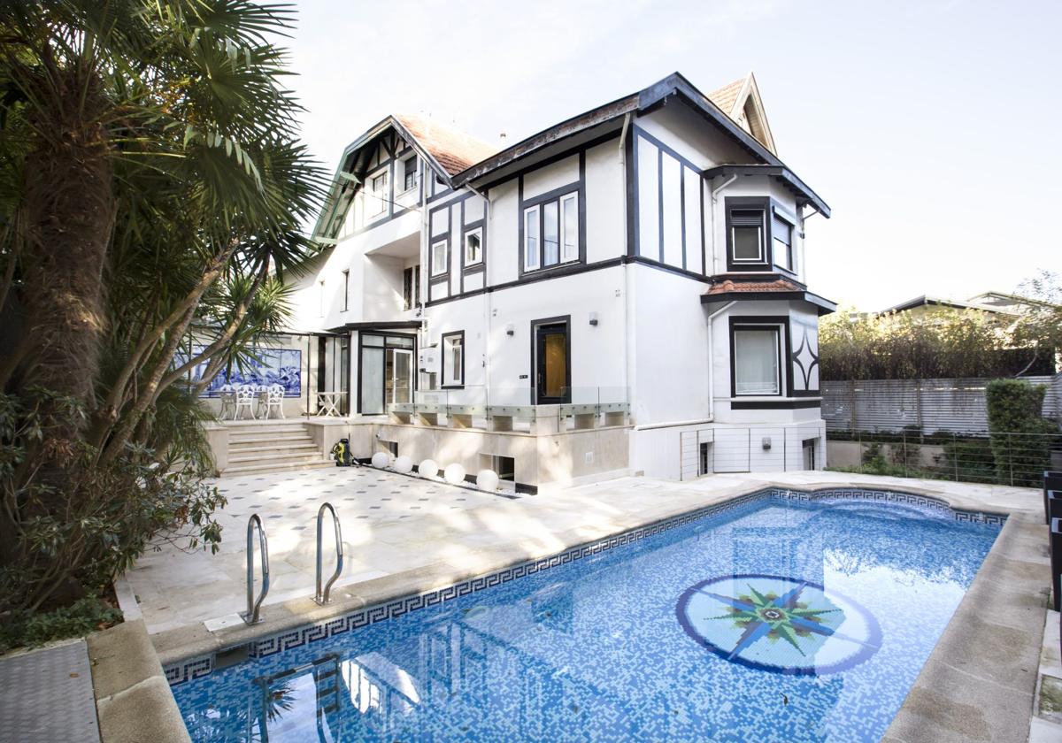 Uno de los dúplex de lujo que está a la venta en la zona de Neguri.