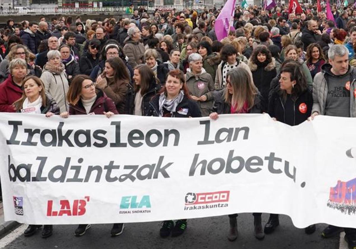 Educación pacta con los sindicatos una subida salarial del 7% para poner fin a la huelga
