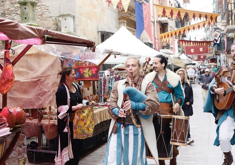 Balmaseda luce su hechizo feudal