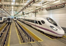 Trenes en las instalaciones centrales de CAF, en la localidad guipuzcoana de Beasain.