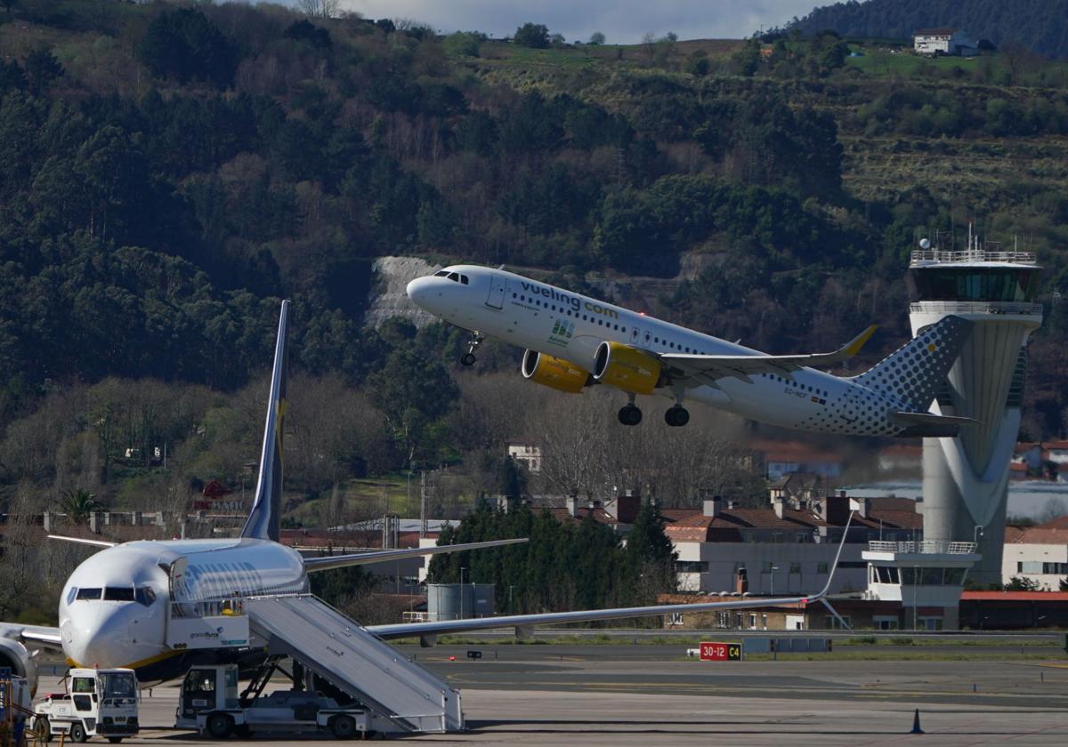 Los hinchas ingleses dejan a Bilbao sin conexión aérea con Madrid, Barcelona, Mallorca o Málaga