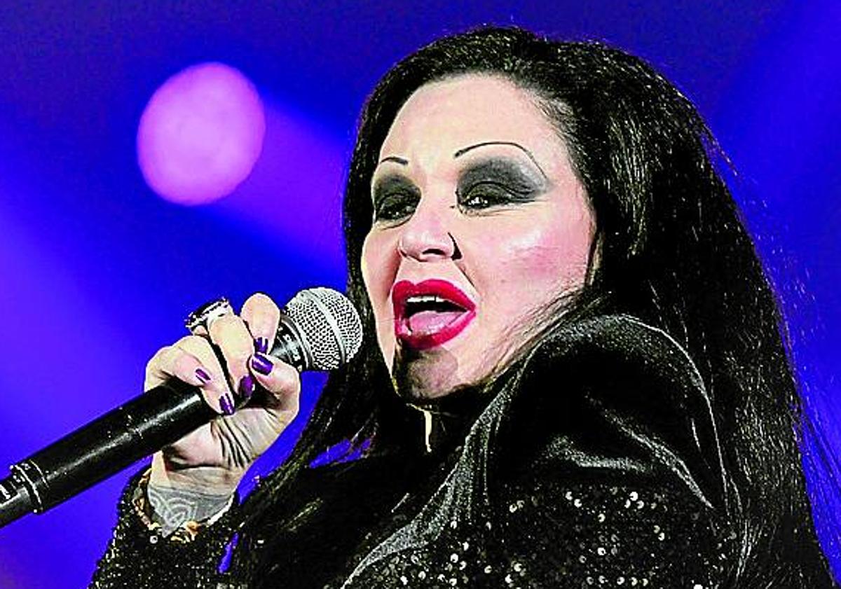 Imagen principal - Las canciones de Alaska, The Boomtown Rats y Patti Smith cuentan historias estrofa tras estrofa.