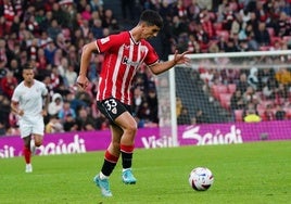 El joven y prometedor Olabarrieta, en un partido ante el Sevilla.