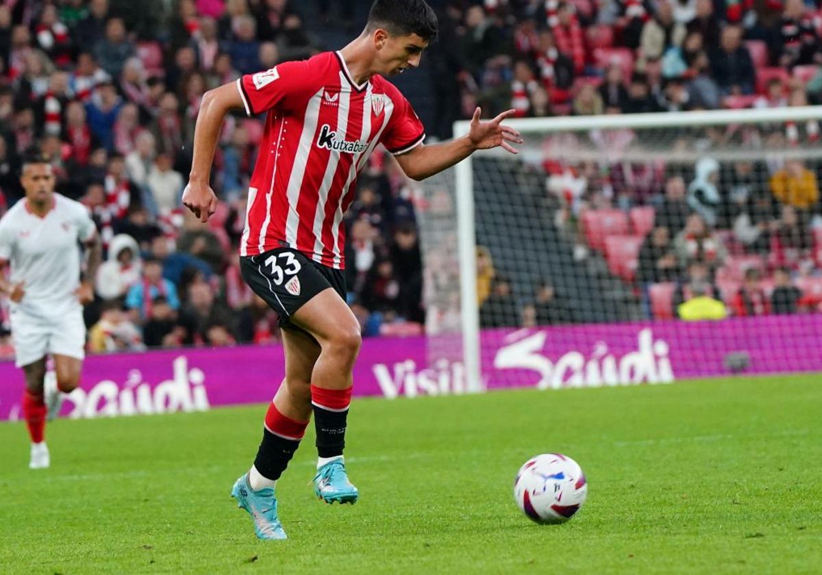 El joven y prometedor Olabarrieta, en un partido ante el Sevilla.