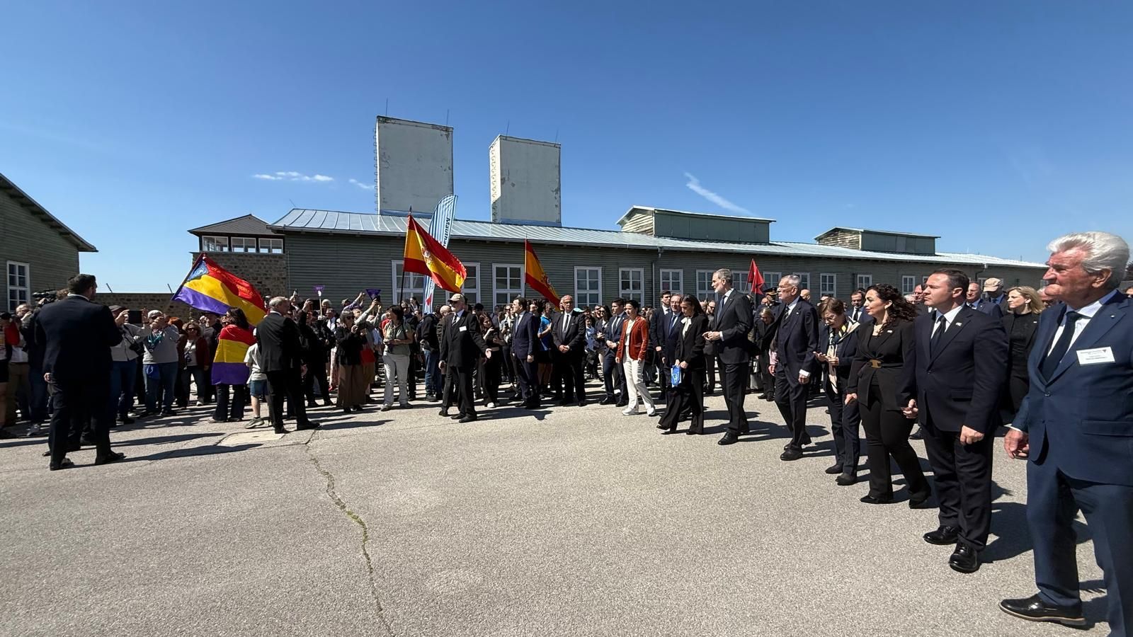 La visita de los Reyes a Mauthausen, en imágenes