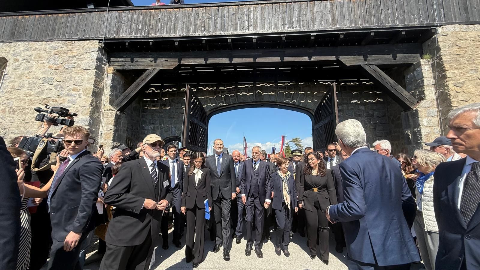 La visita de los Reyes a Mauthausen, en imágenes