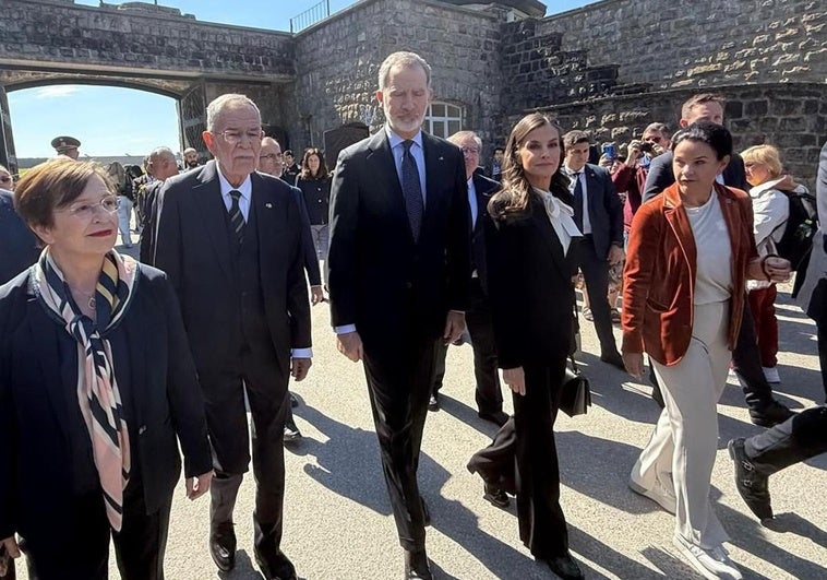 Los Reyes rinden homenaje a los españoles de Mauthausen en el 80 aniversario de la liberación