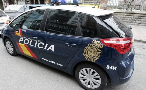 Detienen a una pareja por explotar sexualmente a dos mujeres en un piso de Santutxu