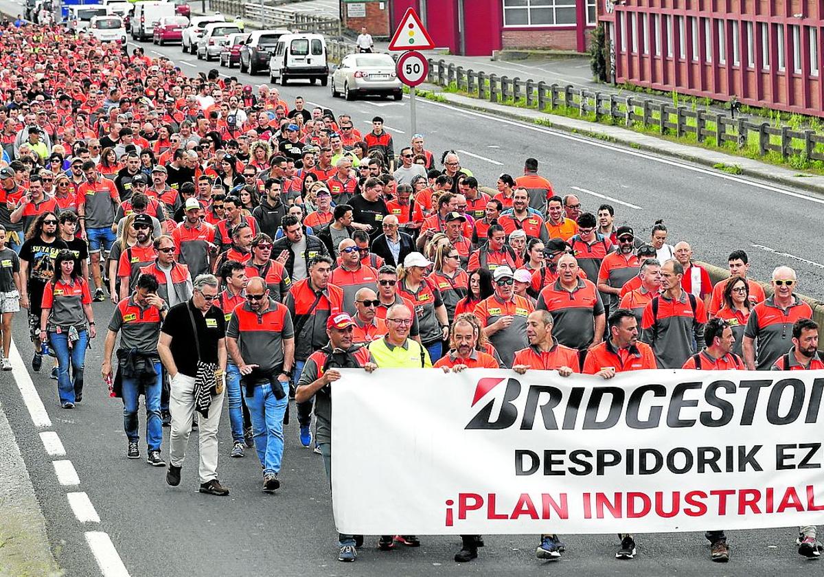 Los trabajadores de Bridgestone participaron en las marchas del Día del Trabajador
