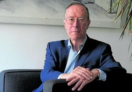 López Basaguren está considerado como uno de los principales referentes académicos en torno al modelo autonómico y el federalismo.