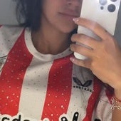 Una joven customiza una camiseta del Athletic y provoca división de opiniones