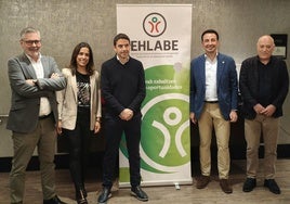 Representantes del Gobierno vasco y de los centros especiales de empleo, en la presentación del balance.