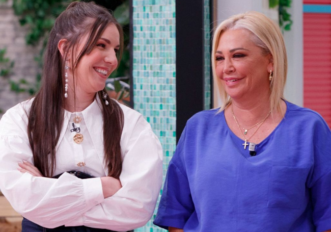 Inés Hernand y Belén Esteban, durante el primer programa en plató.