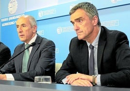 Josu Erkoreka y Jonan Fernández, ahora asesores, durante su etapa como altos cargos en el Gobierno vasco.