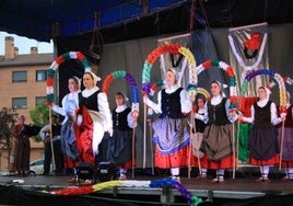 El grupo de danzas Ikusgarri cumplirá 60 años en 2027.