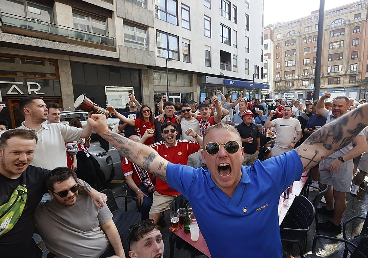Las 'fan zones' de Tottenham y Manchester United para la final de la Europa League