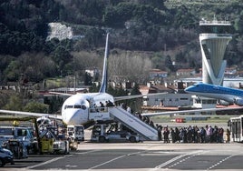El aeropuerto de Bilbao espera que el 20, 21 y 22 de mayo sean los días más intensos del año, por delante del lunes de Pascua, cuando se operaron 178 vuelos.