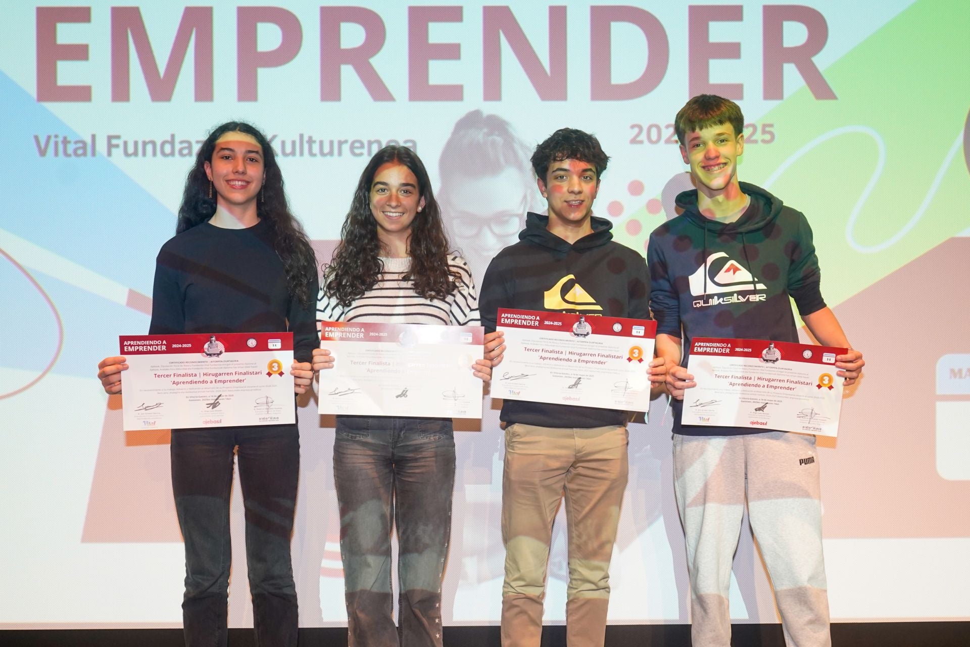 Naiara Gómez, Paula Montero, Unax Cruz y Jon Somolinos.