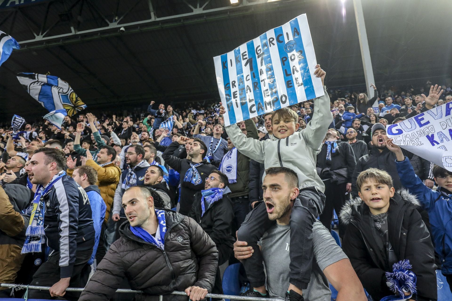 El apoyo de la afición albiazul en imágenes